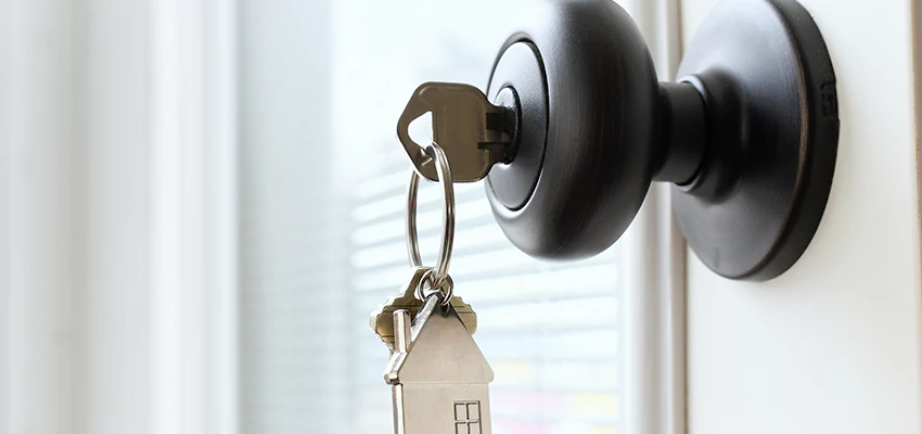 Bifold Door Knob Replacement in Rossmoor, California