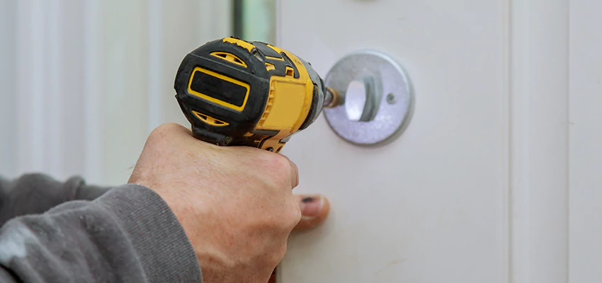 Street Locksmith For Smart Lock Repair in Rossmoor, CA